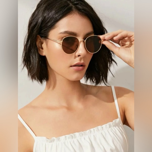 Gold Frame Sunglasses - Picture 13 of 13